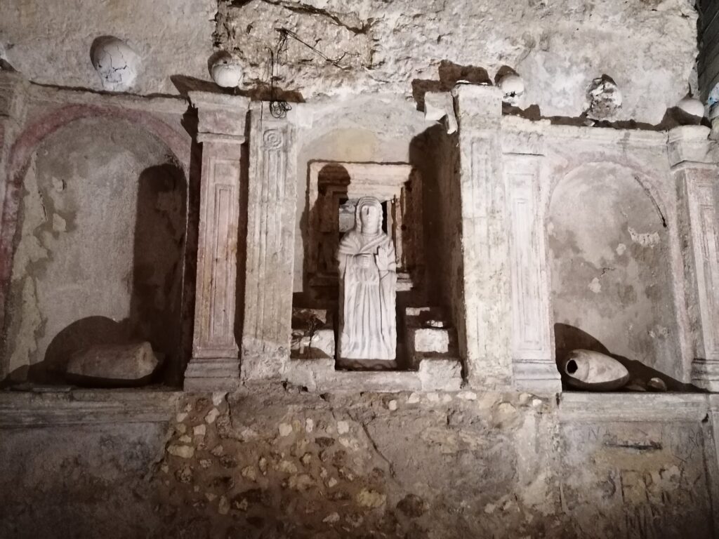 grotte, gallerie e rifugi sotterranei
